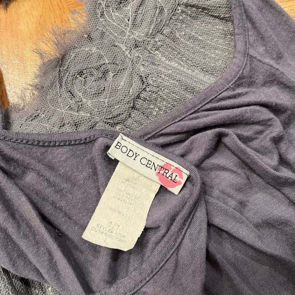 💲8️⃣ Bundle 2 Tanks Shop Wanna B Pastel Camo & Body Central Grey Textured Front - Picture 13 of 14